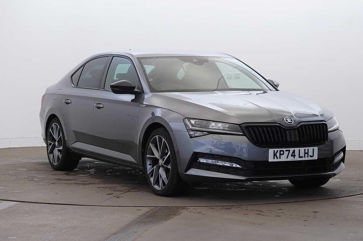 Main listing image - Skoda Superb