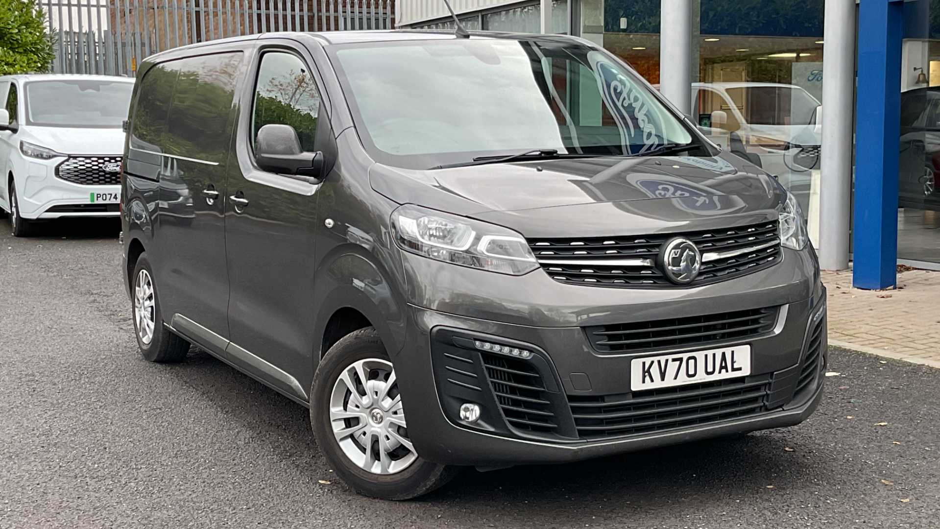 Main listing image - Vauxhall Vivaro