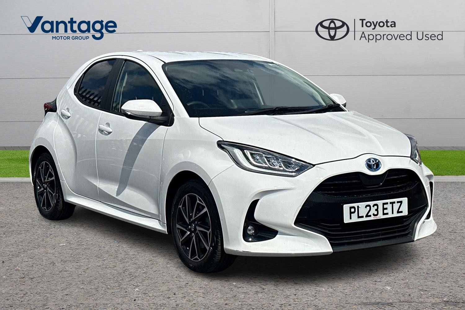 Main listing image - Toyota Yaris