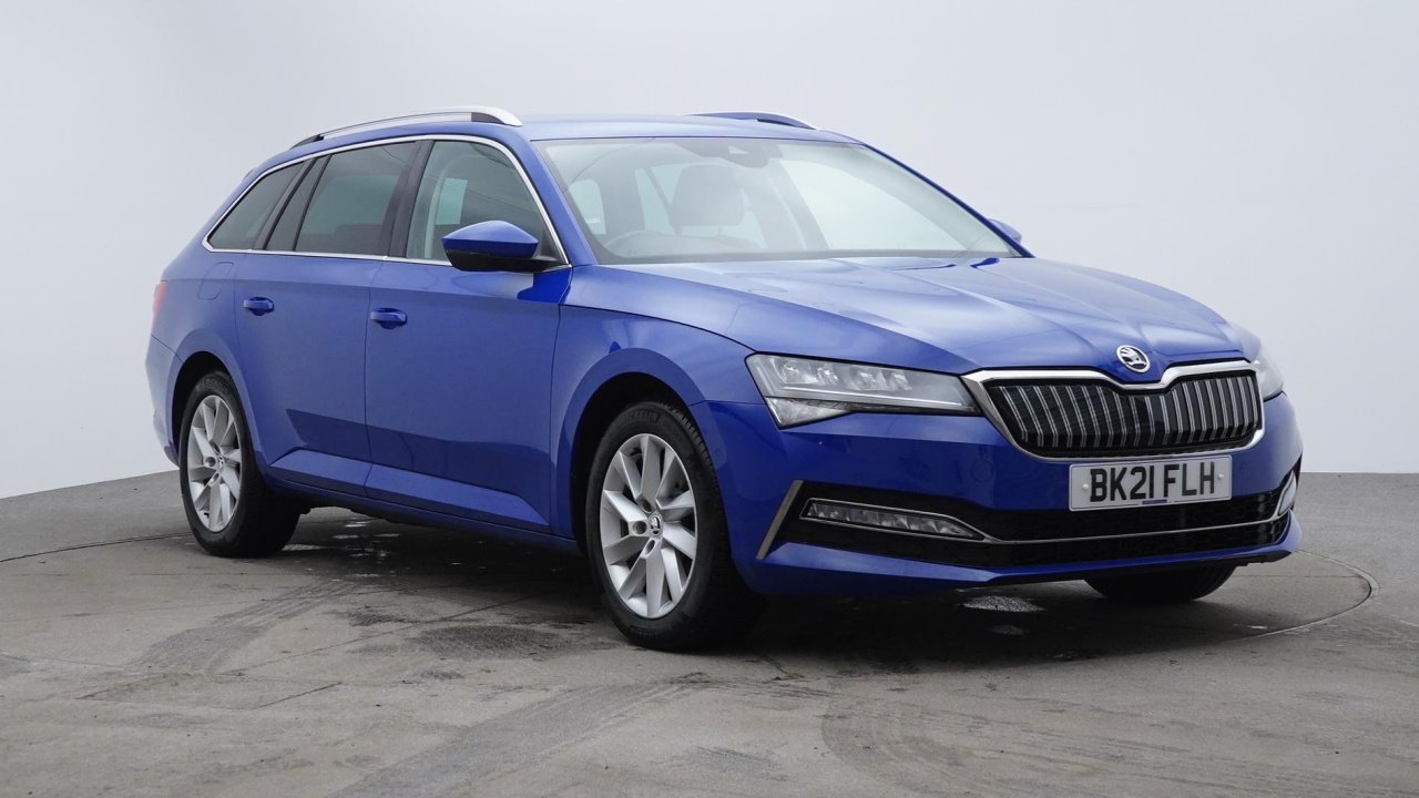 Main listing image - Skoda Superb Estate