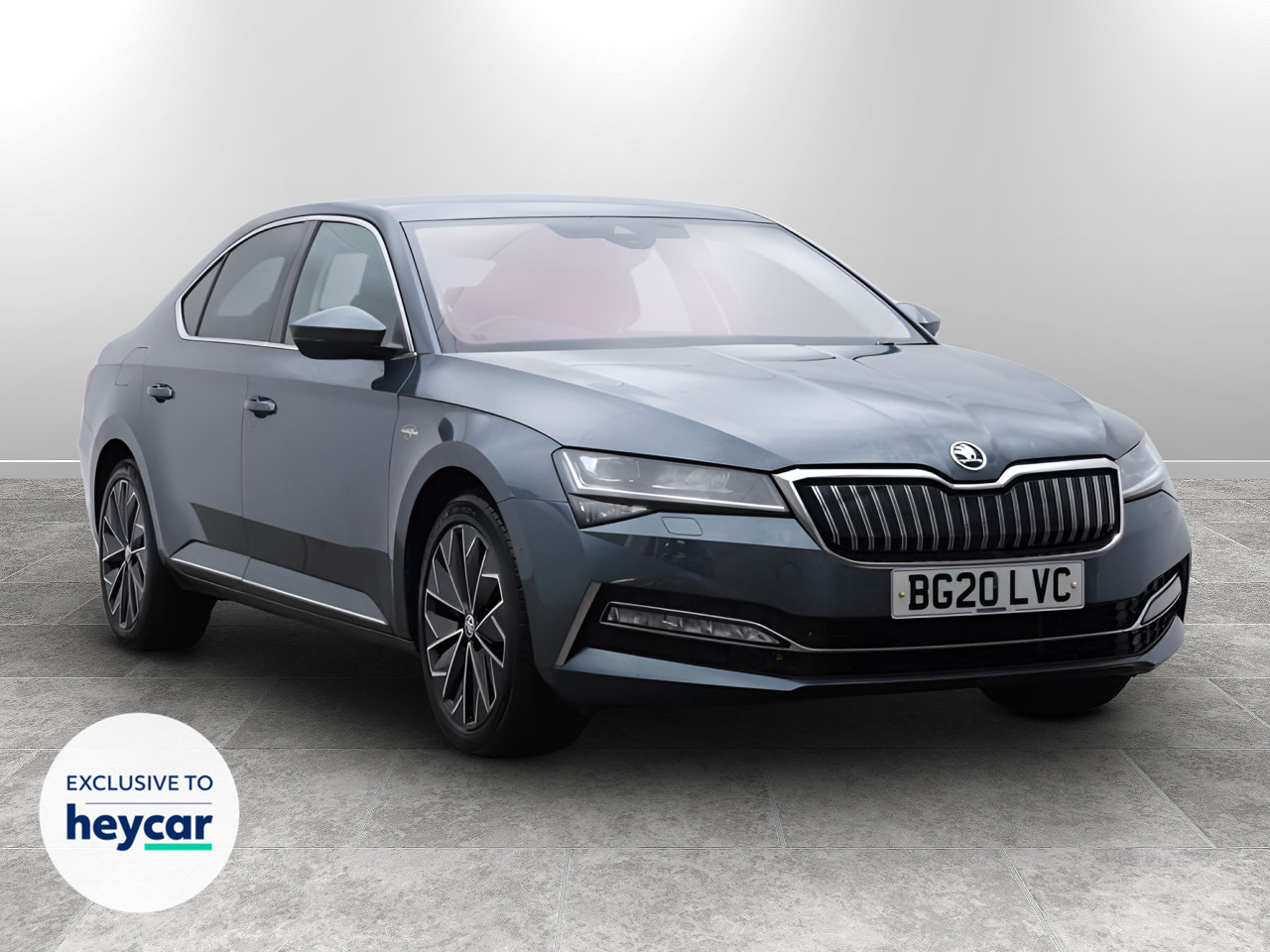 Main listing image - Skoda Superb