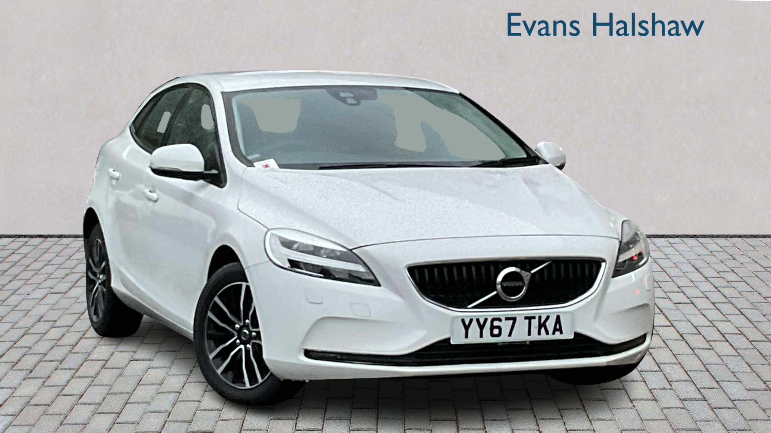 Main listing image - Volvo V40