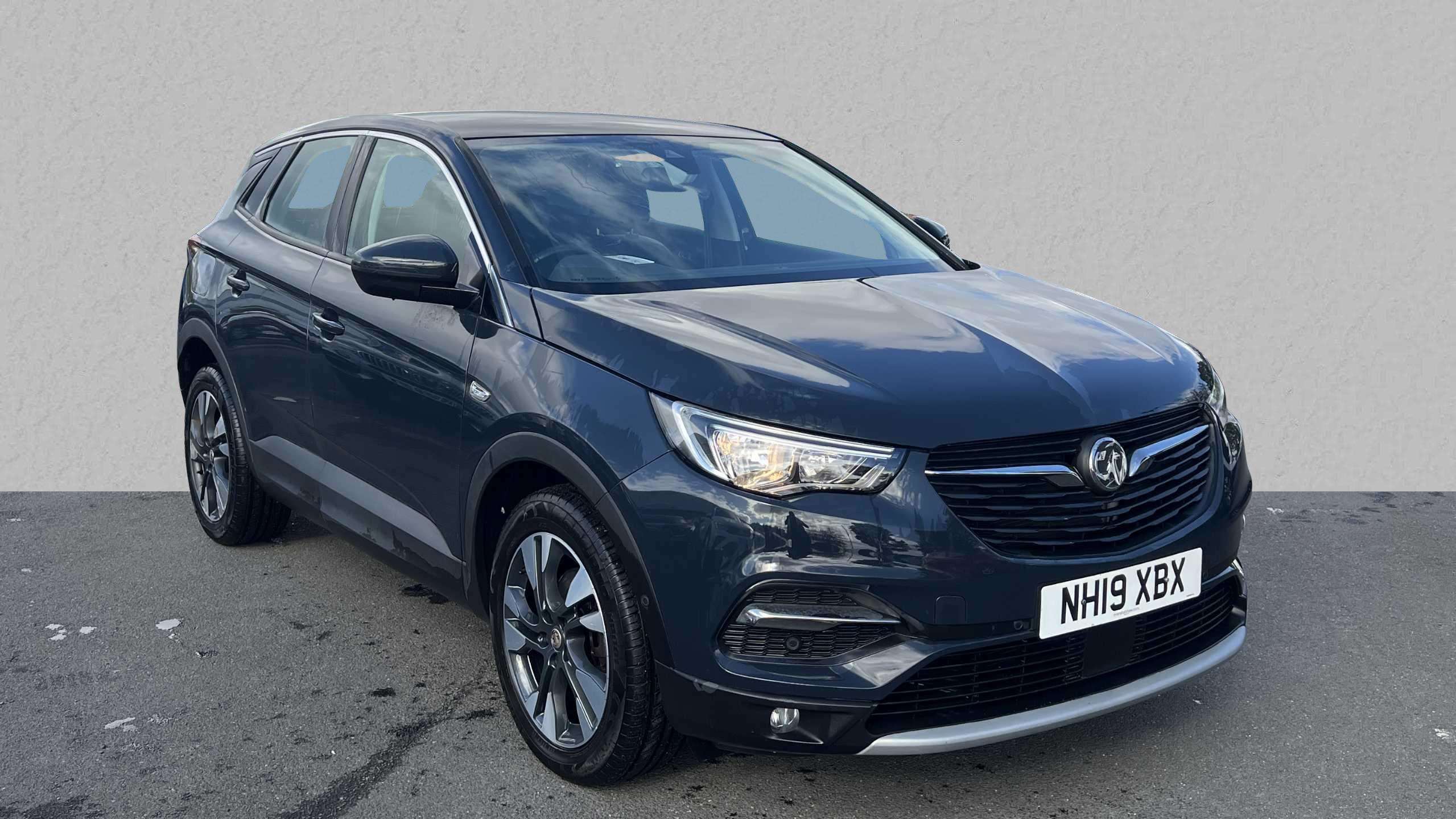 Main listing image - Vauxhall Grandland X