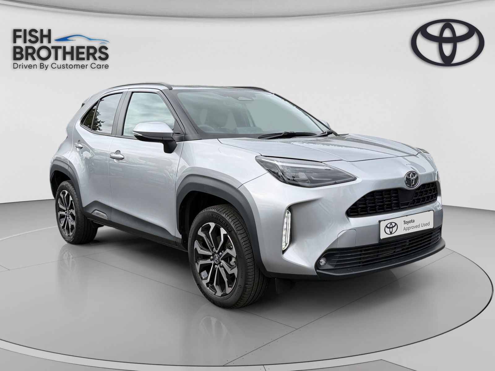 Main listing image - Toyota Yaris Cross