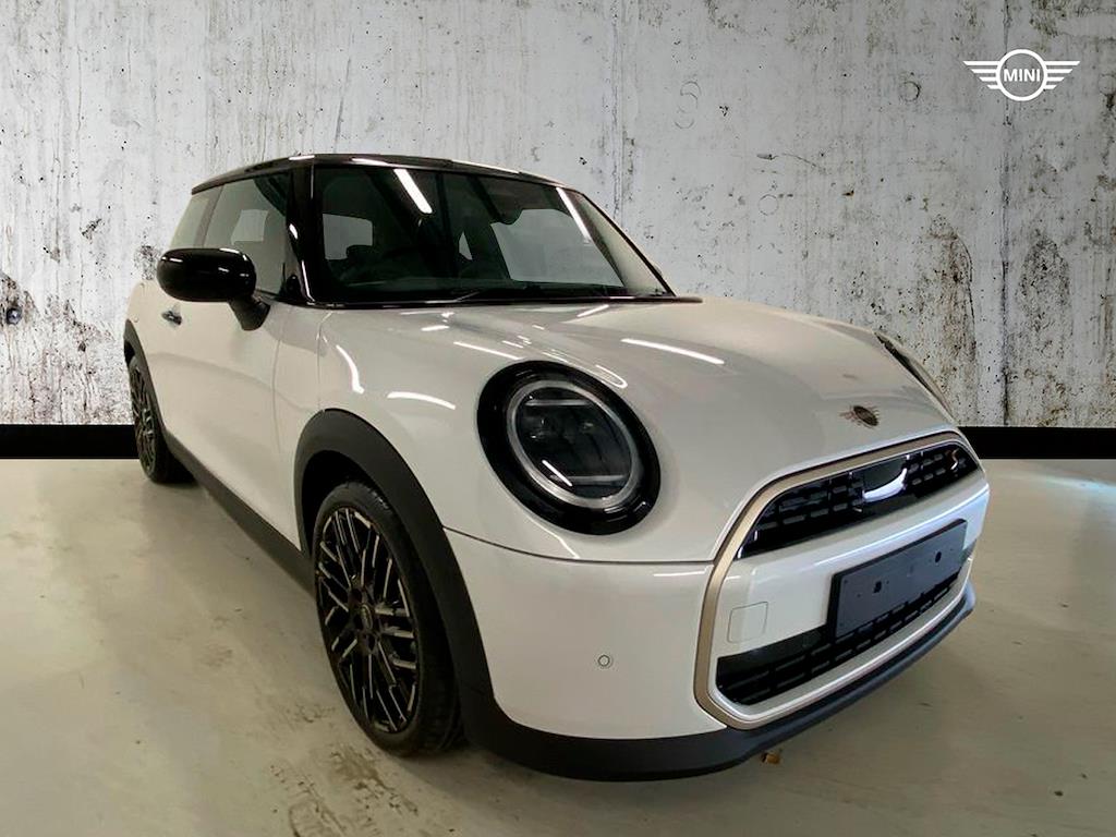 Main listing image - MINI Hatchback