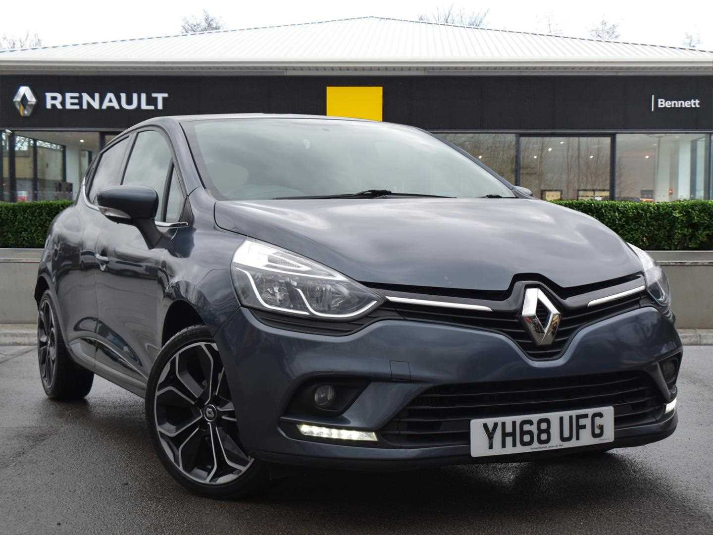 Main listing image - Renault Clio