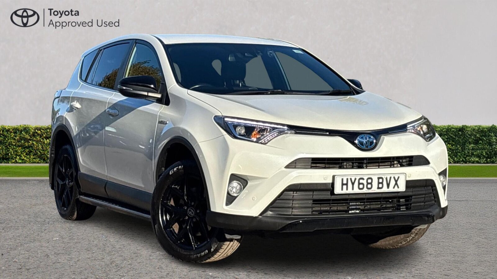 Main listing image - Toyota RAV4