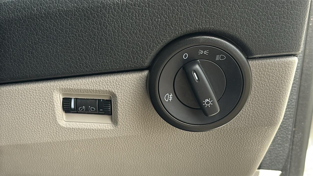 Main listing image - Volkswagen Transporter Shuttle