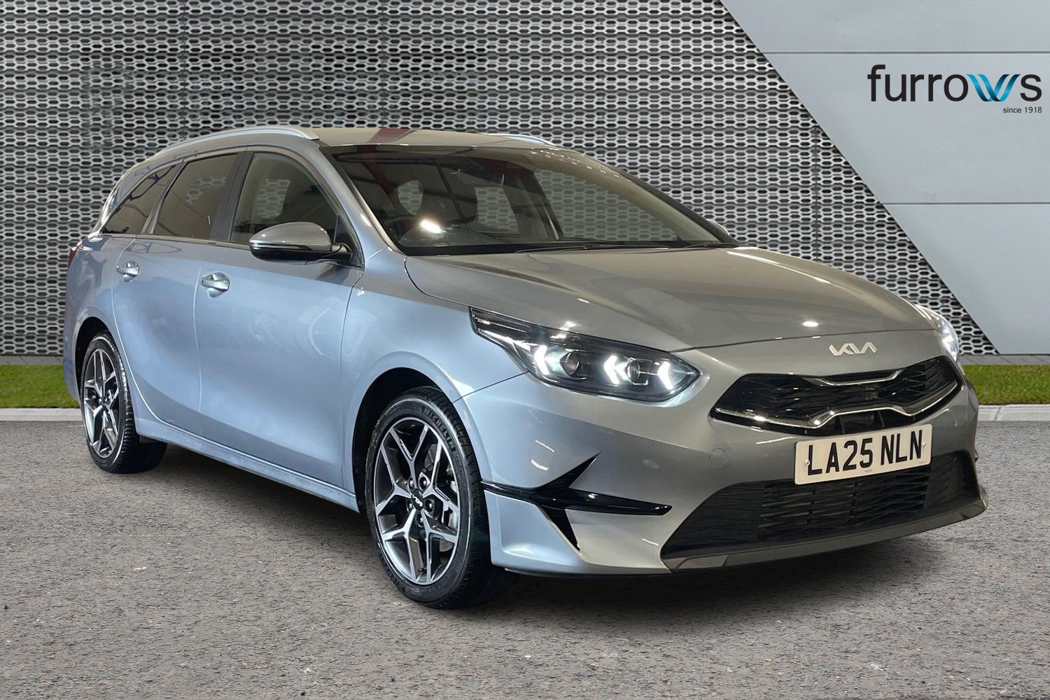 Main listing image - Kia Ceed