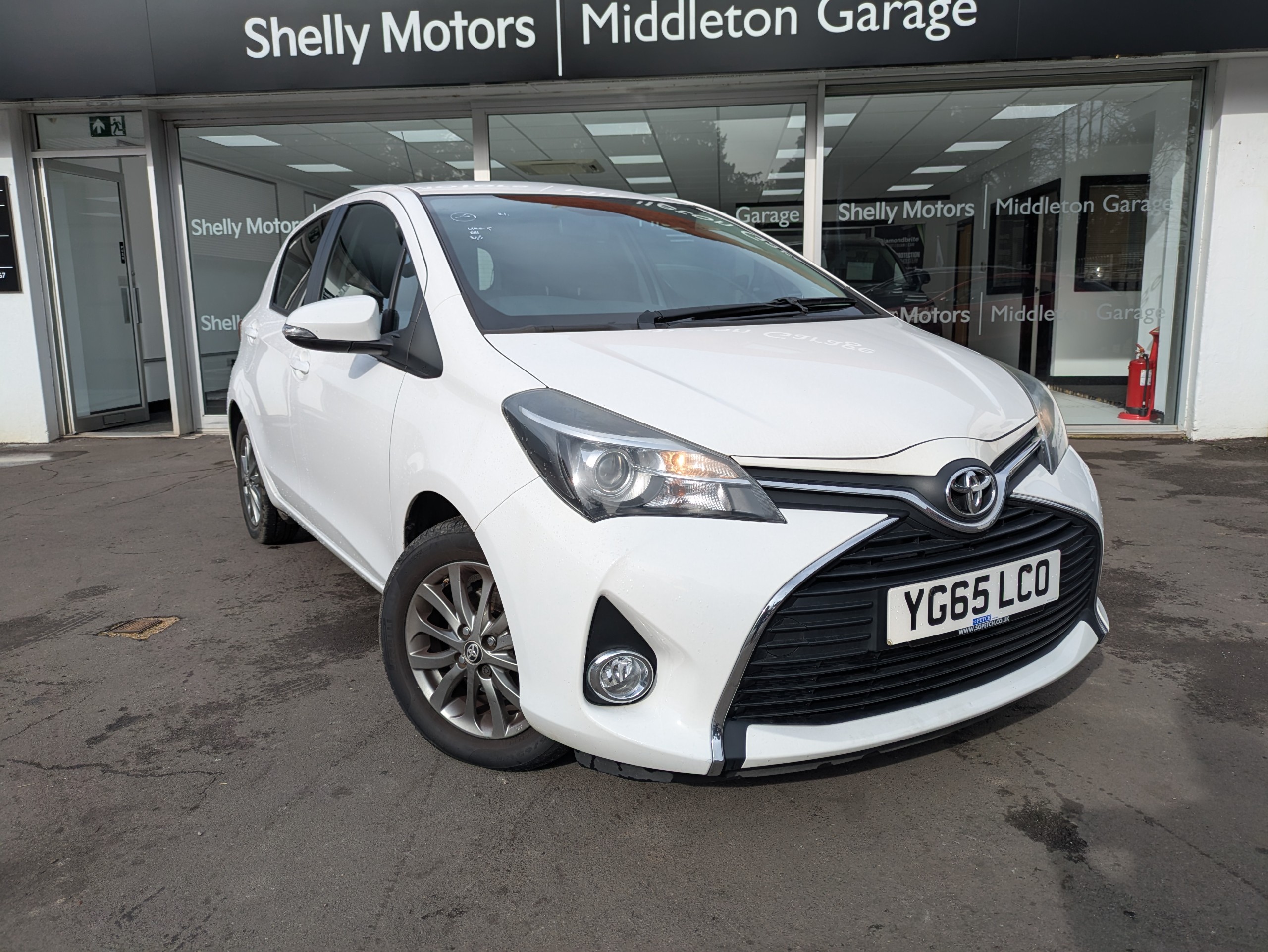 Main listing image - Toyota Yaris