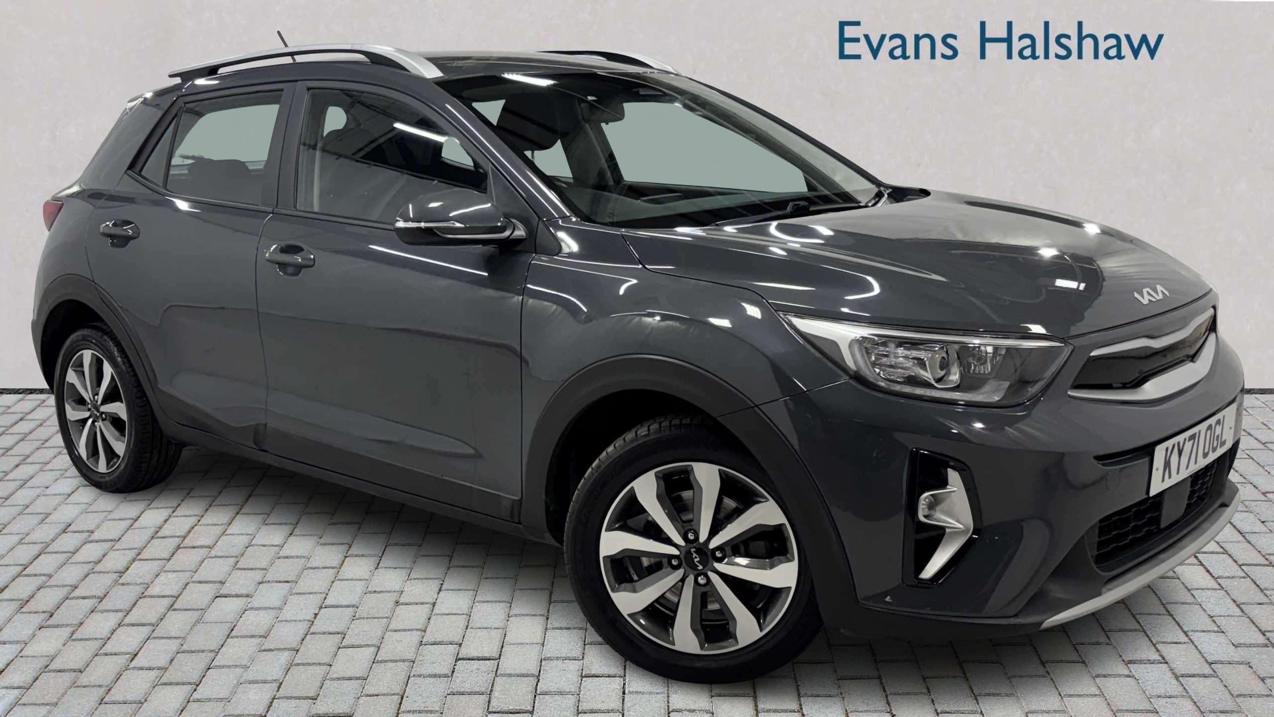 Main listing image - Kia Stonic