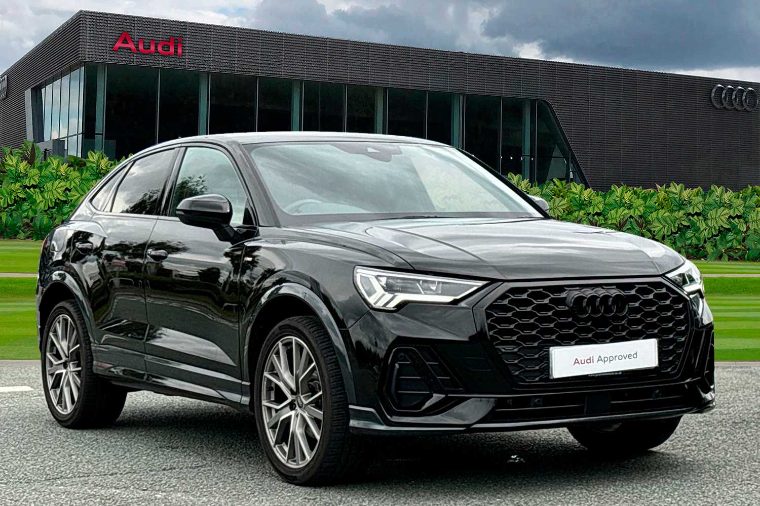 Main listing image - Audi Q3