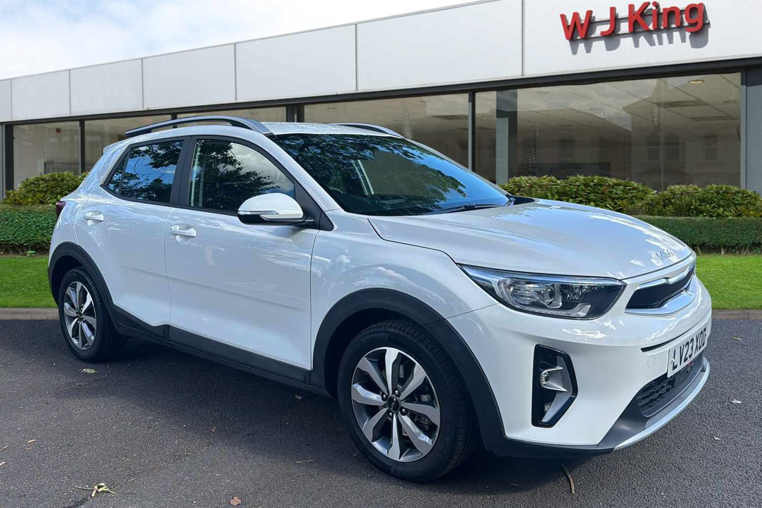 Main listing image - Kia Stonic