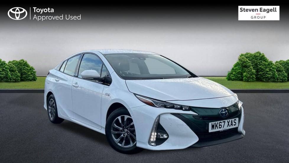 Main listing image - Toyota Prius Plug-In