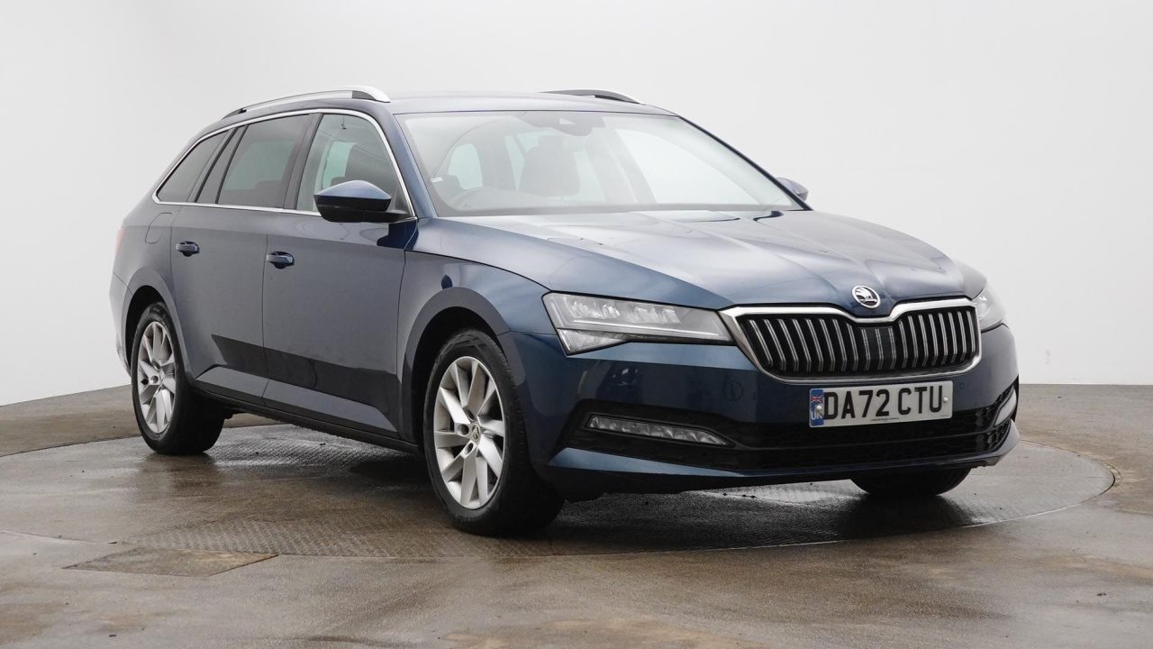 Main listing image - Skoda Superb Estate