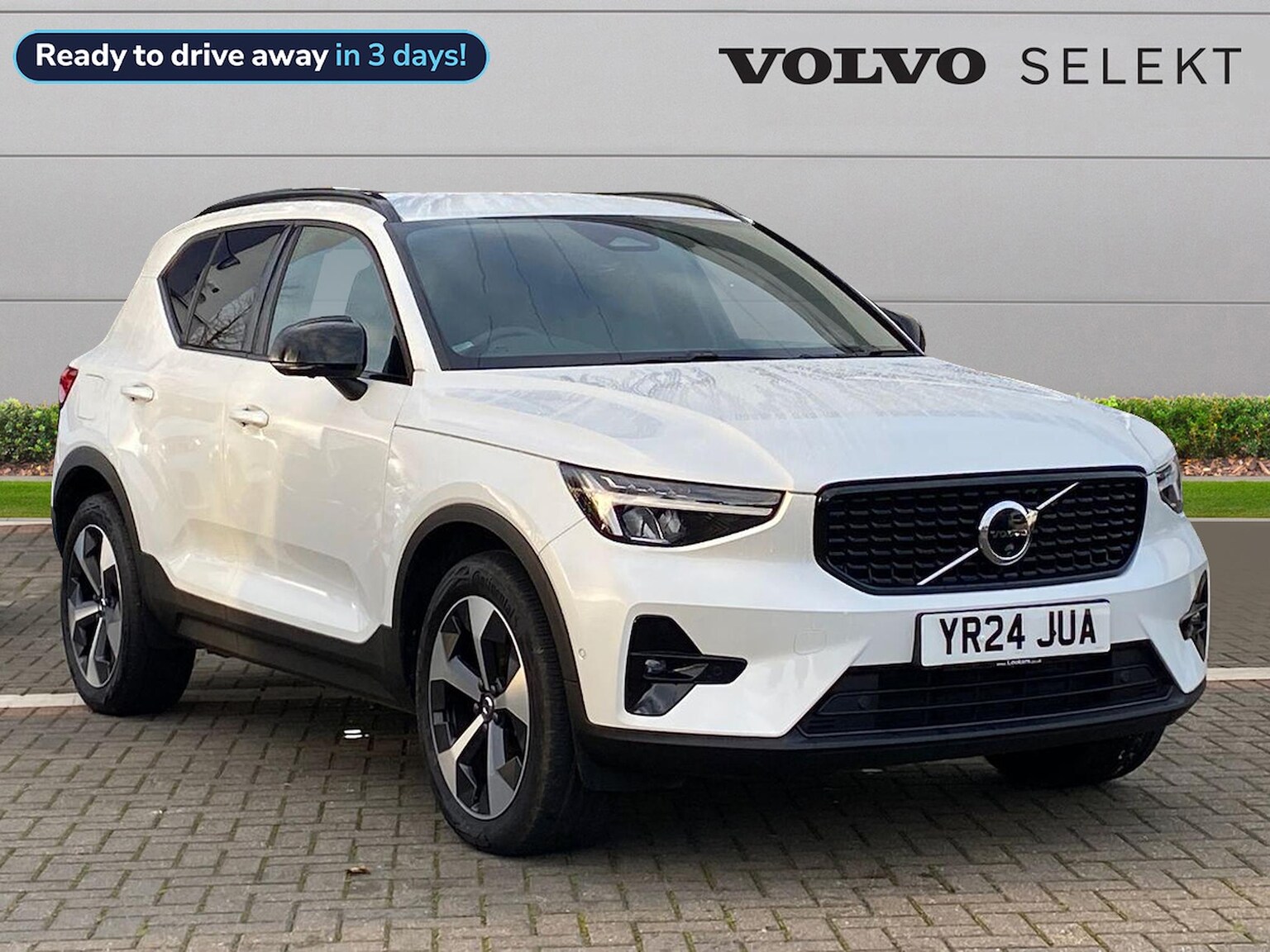 Main listing image - Volvo XC40