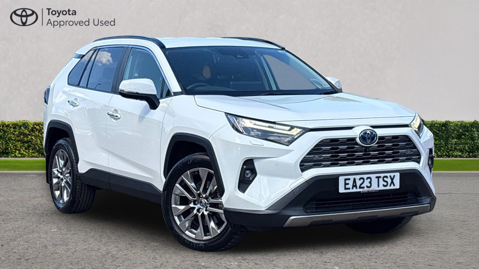 Main listing image - Toyota RAV4