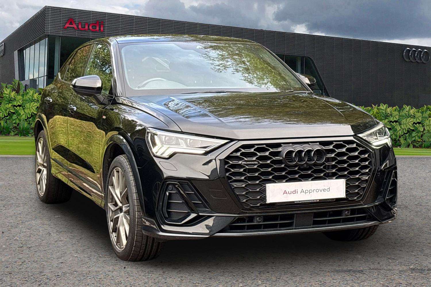 Main listing image - Audi Q3
