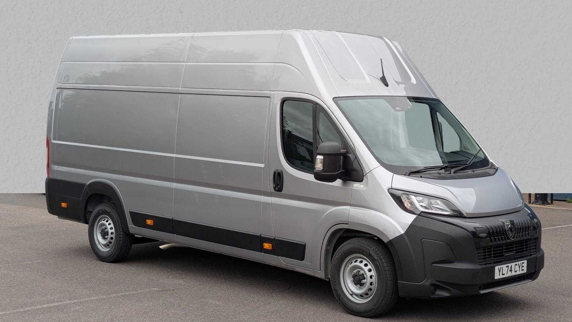 Main listing image - Peugeot Boxer