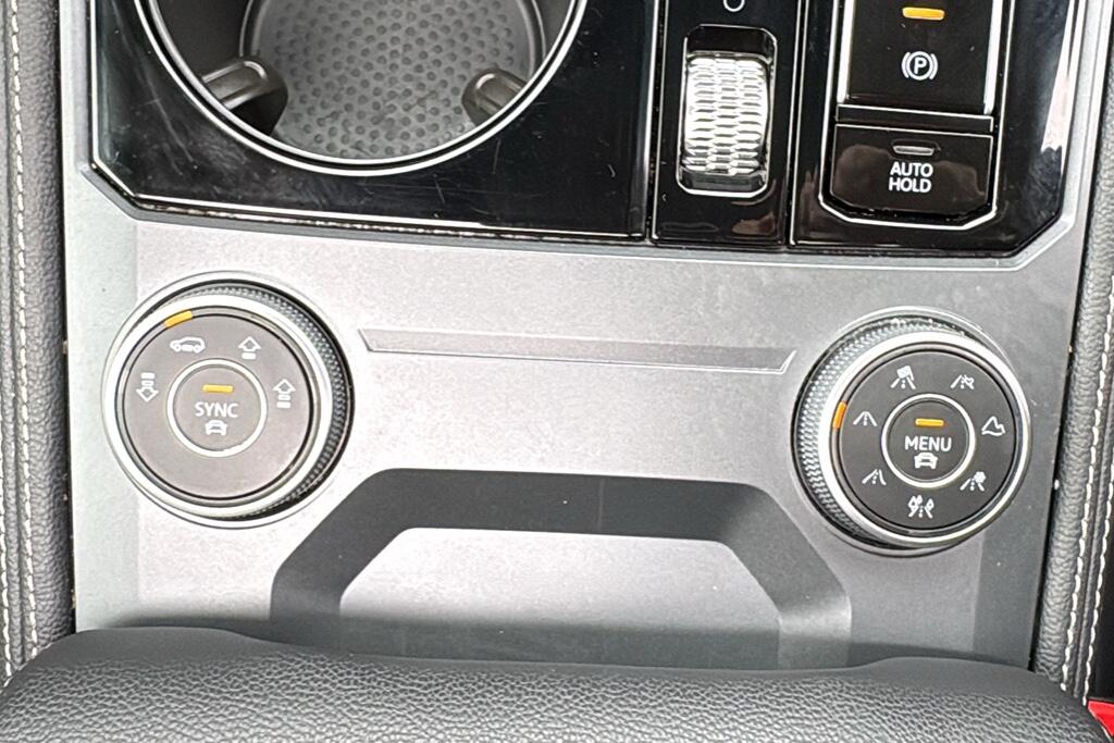 Main listing image - Volkswagen Touareg