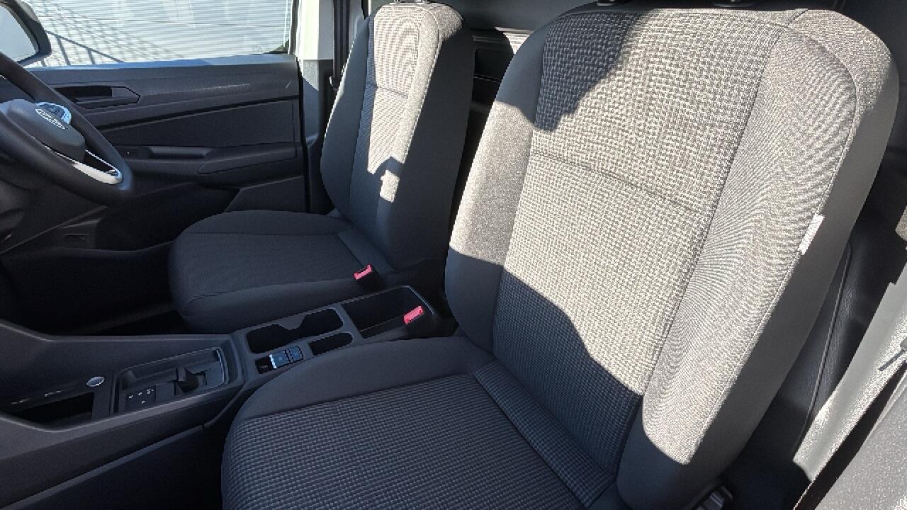Main listing image - Volkswagen Caddy Maxi