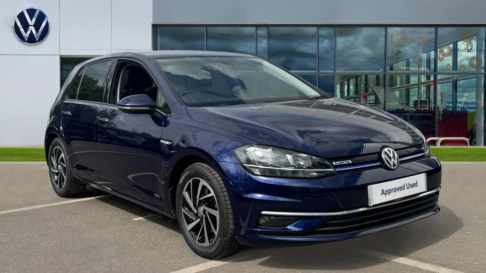 Main listing image - Volkswagen Golf