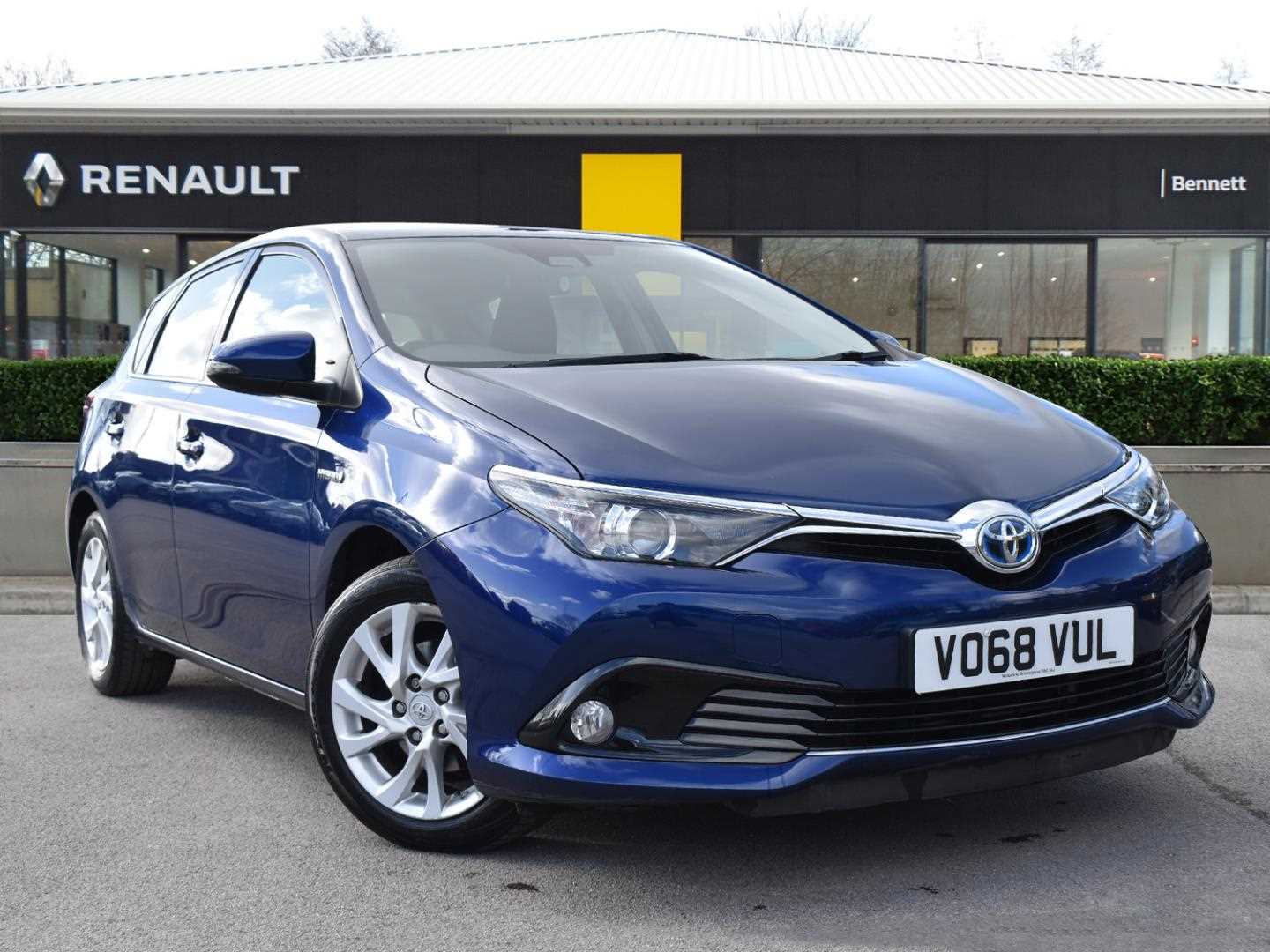 Main listing image - Toyota Auris