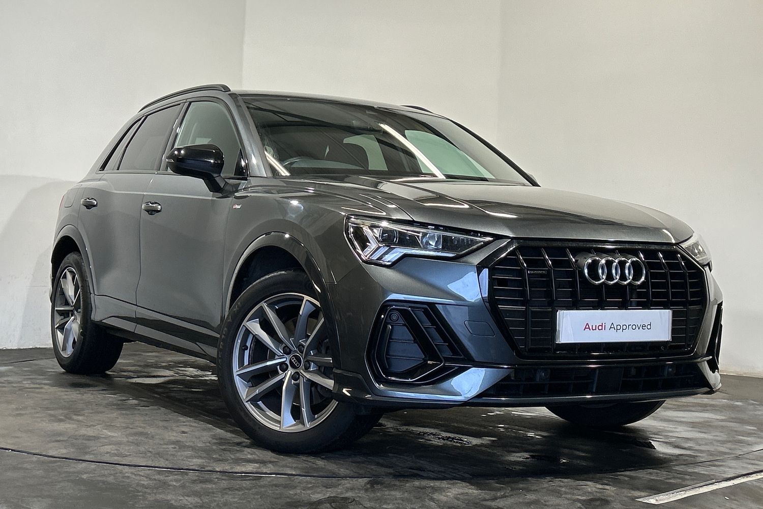 Main listing image - Audi Q3