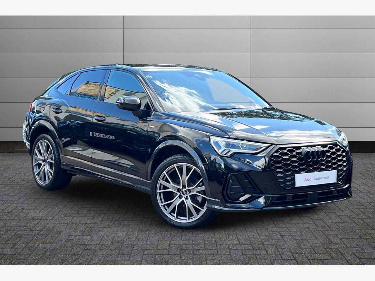 Main listing image - Audi Q3