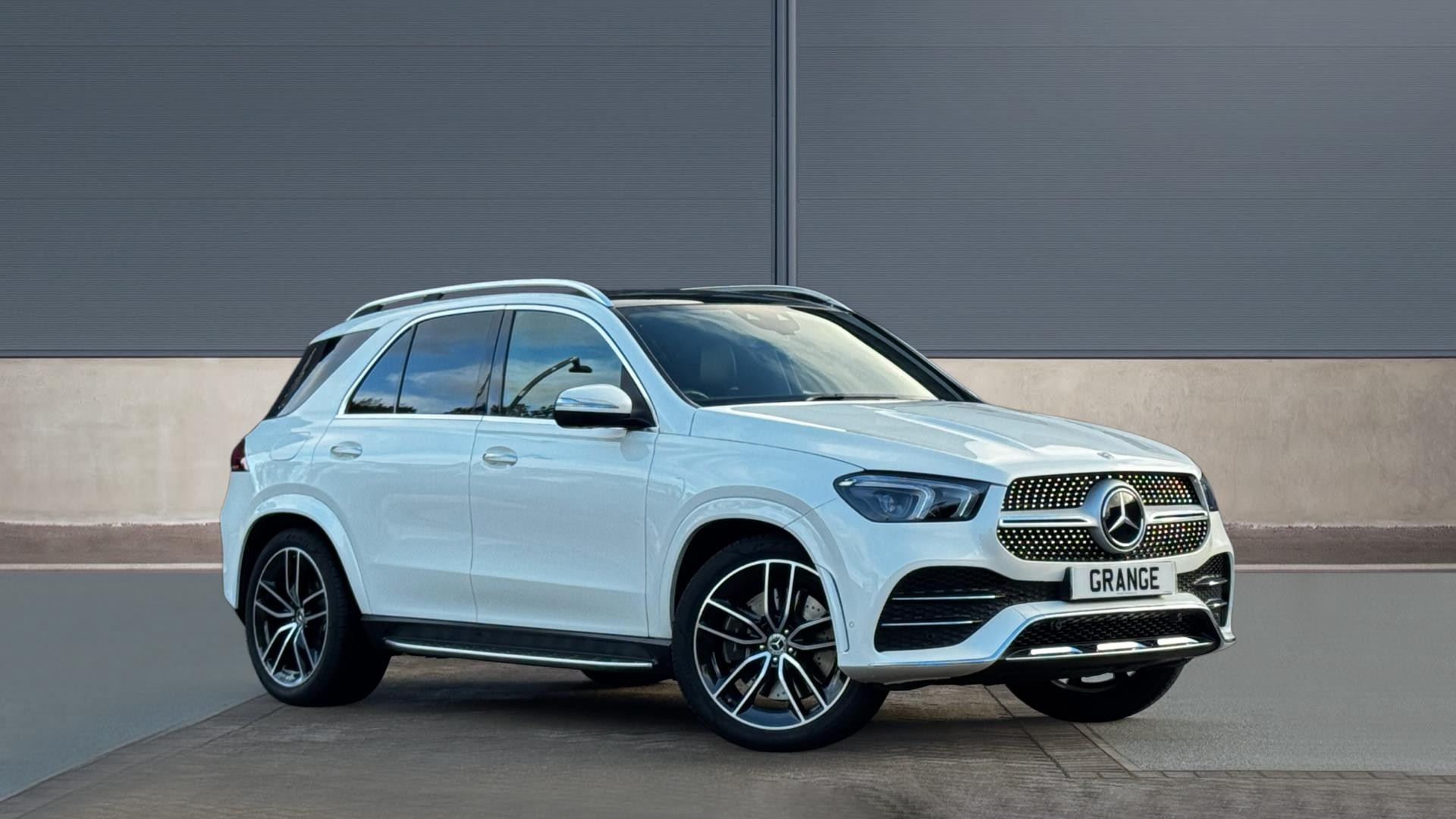 Main listing image - Mercedes-Benz GLE