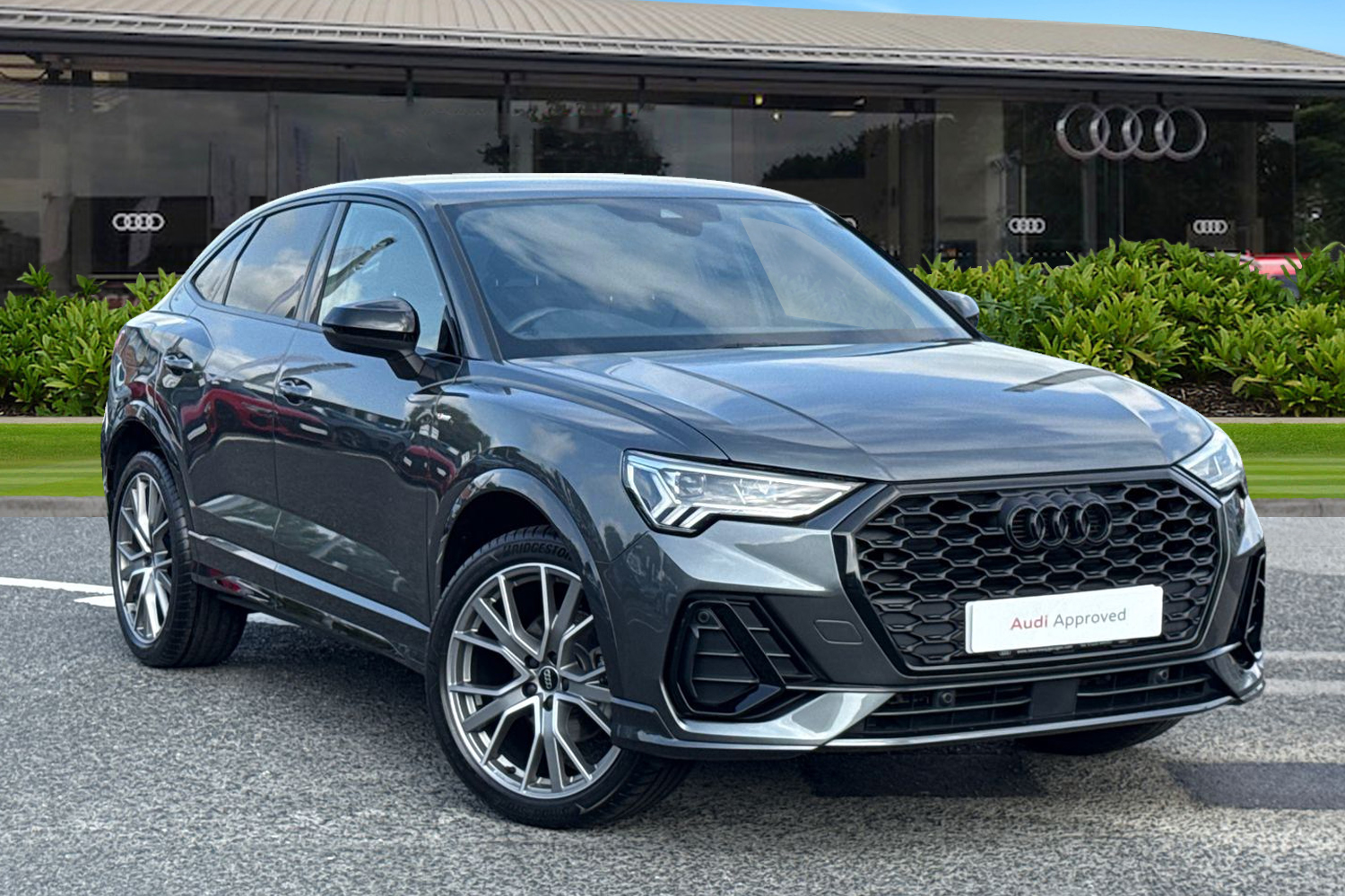 Main listing image - Audi Q3