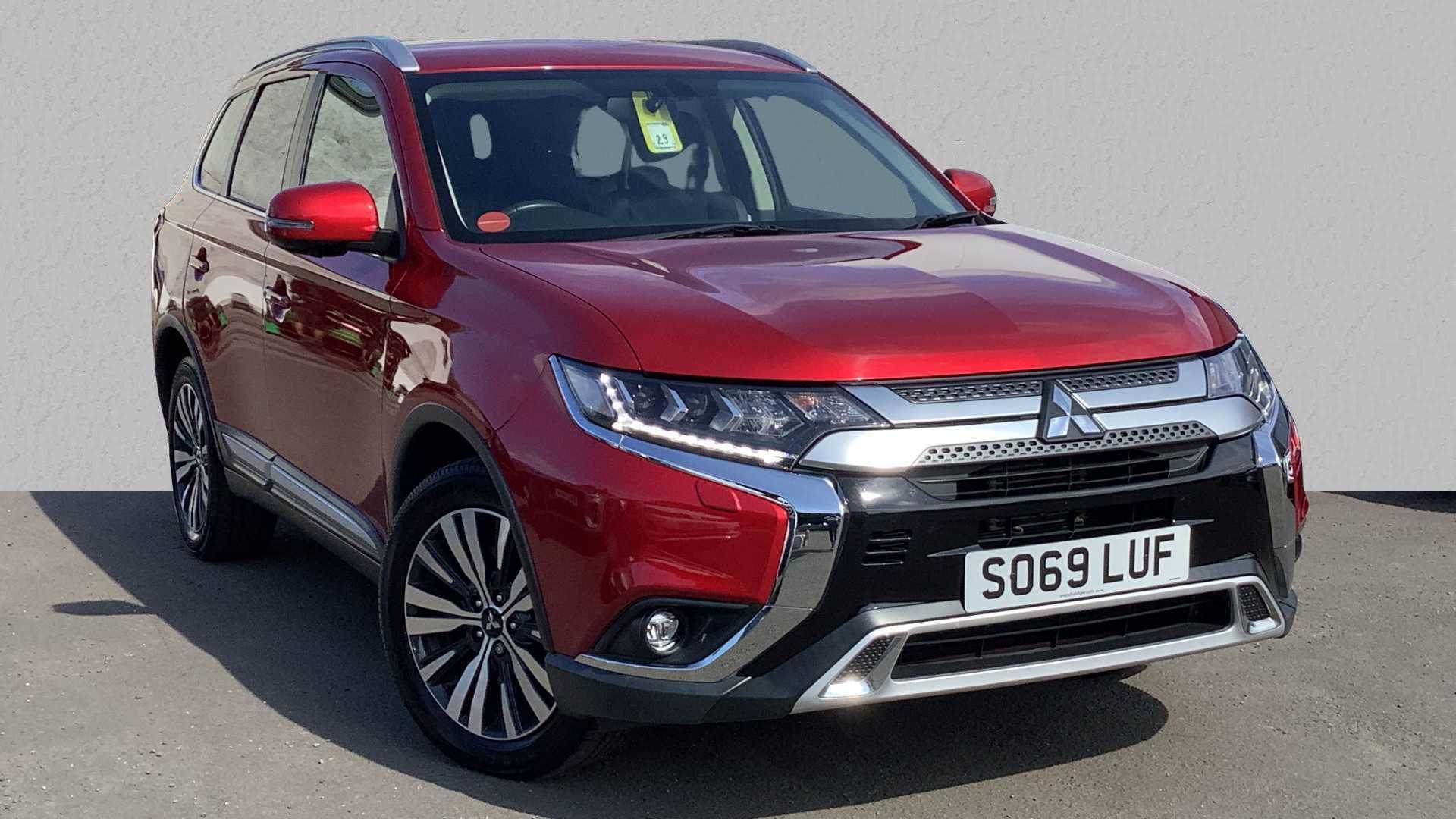 Main listing image - Mitsubishi Outlander