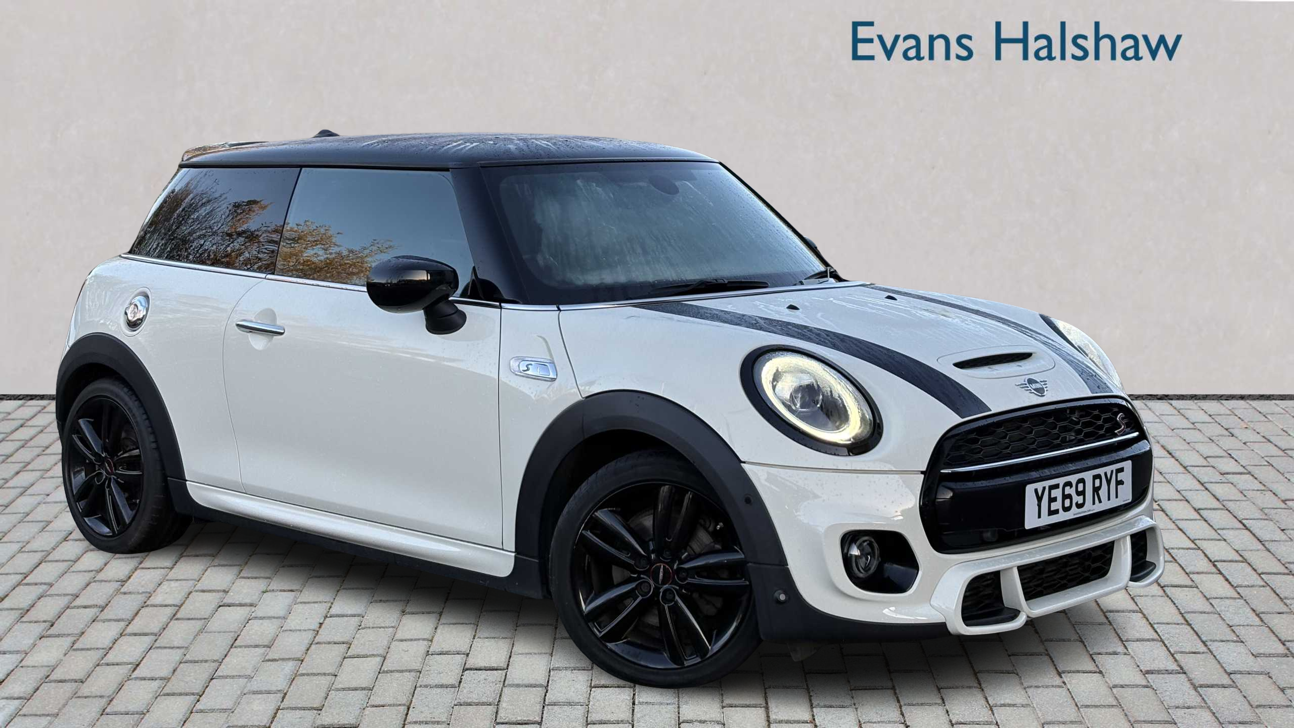Main listing image - MINI Hatchback