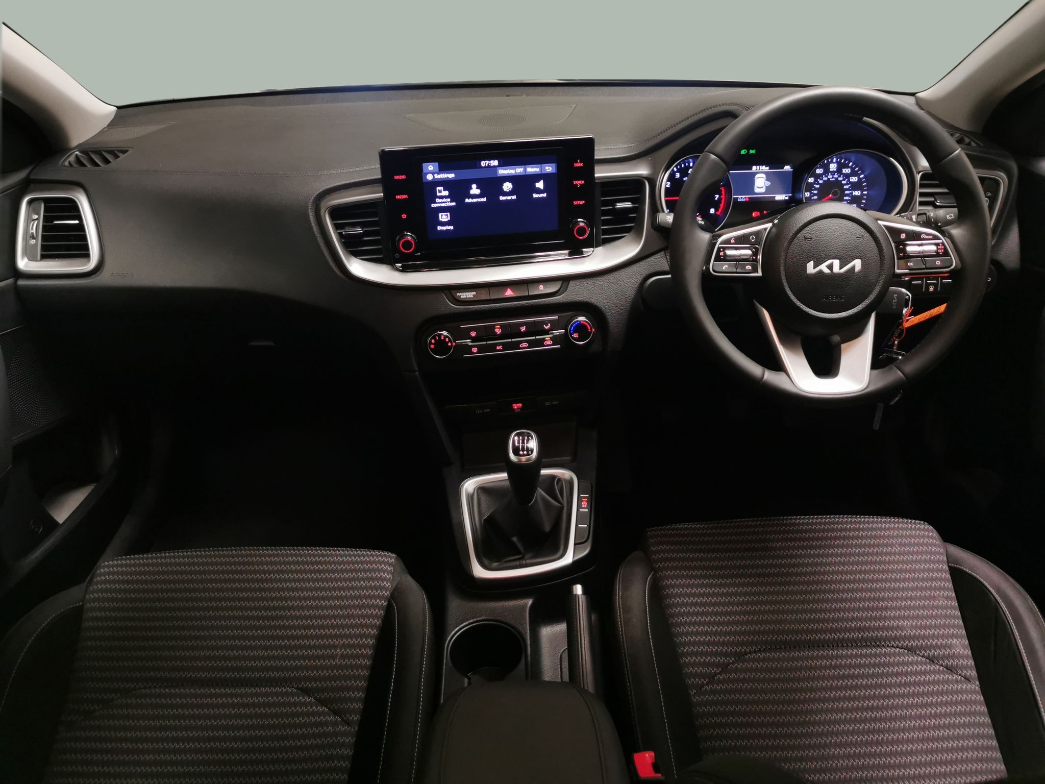 Main listing image - Kia XCeed