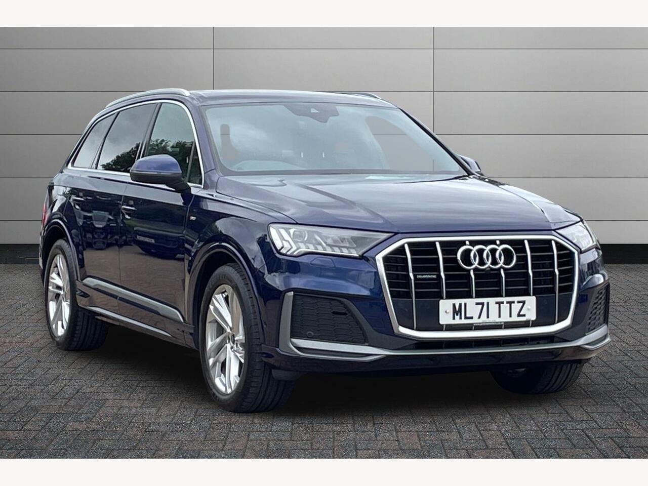 Main listing image - Audi Q7
