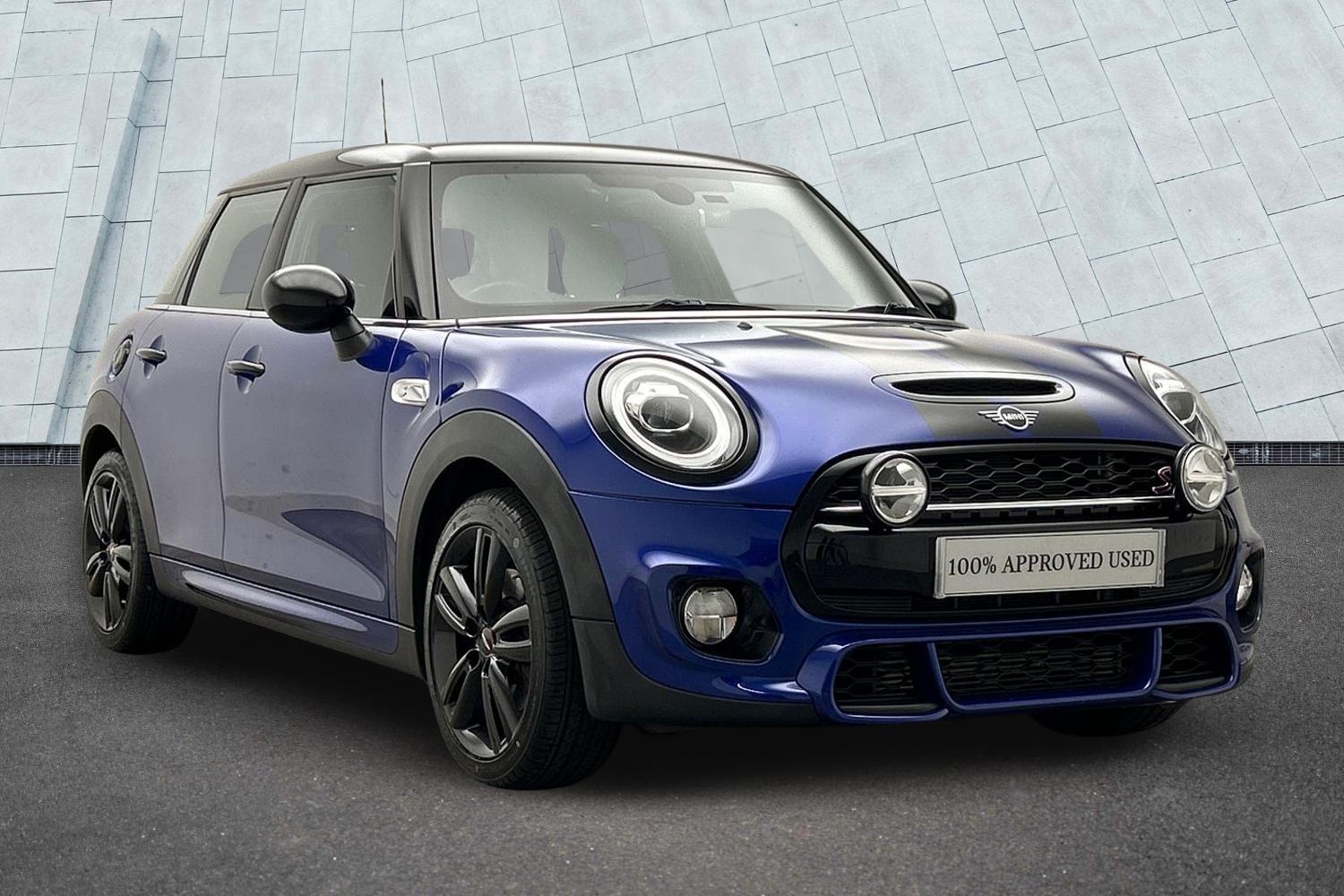 Main listing image - MINI Hatchback 5dr