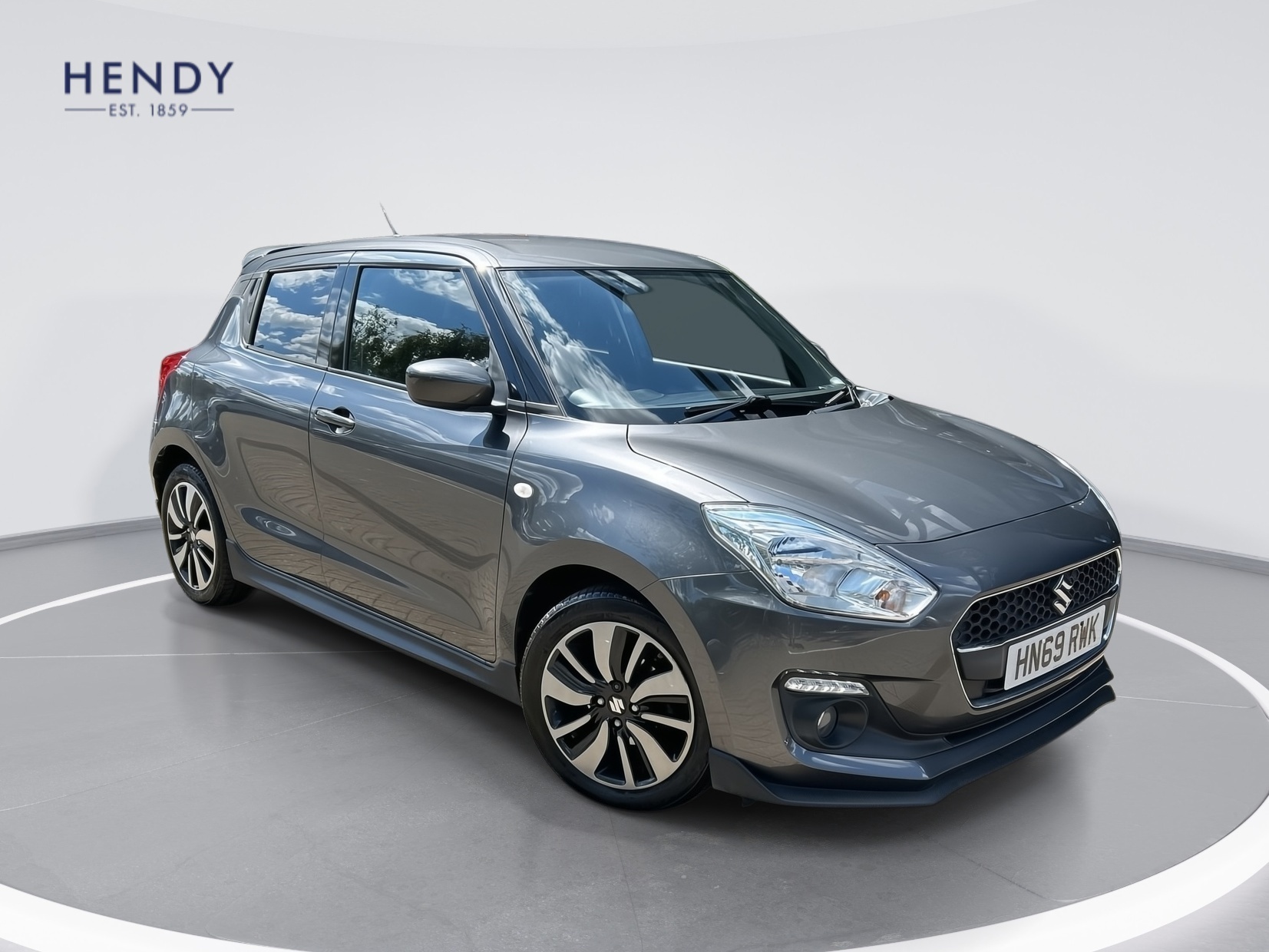 Main listing image - Suzuki Swift