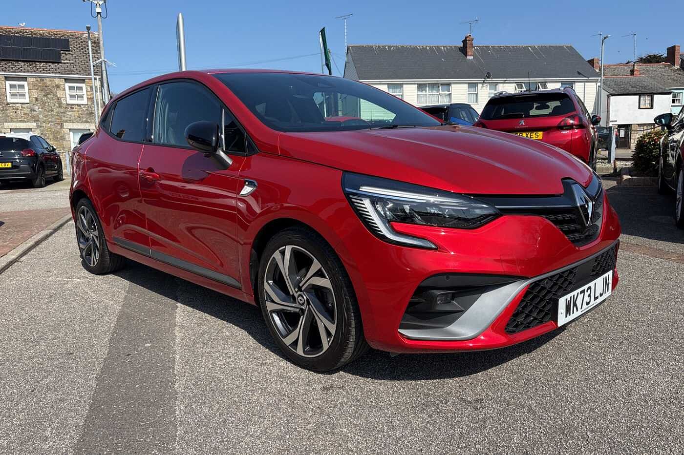 Main listing image - Renault Clio