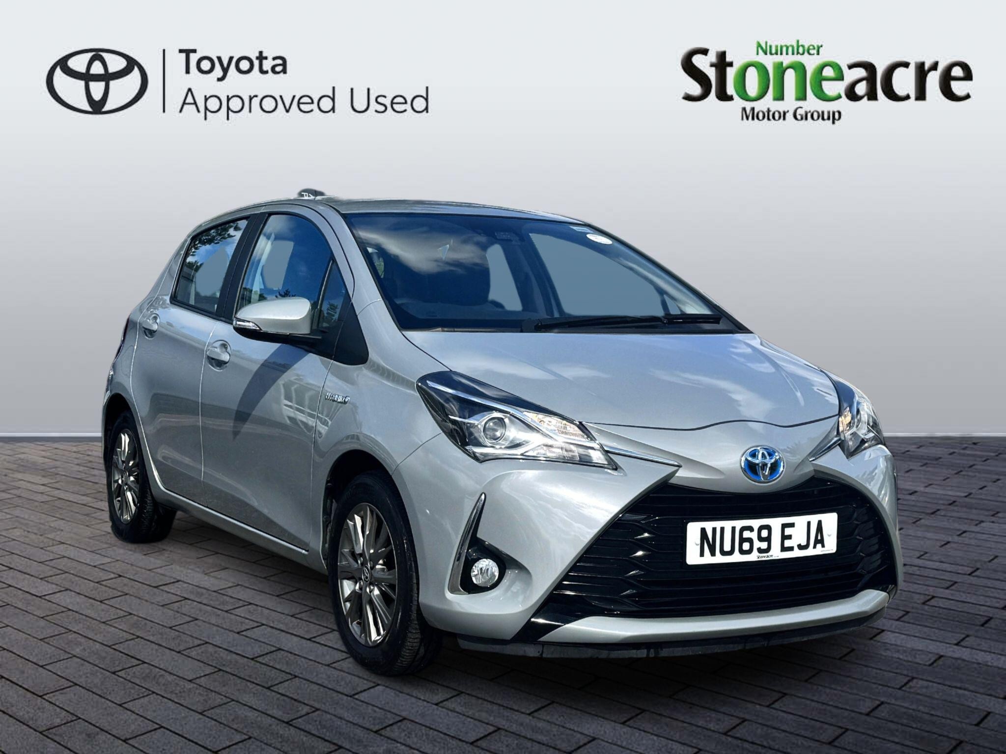 Main listing image - Toyota Yaris
