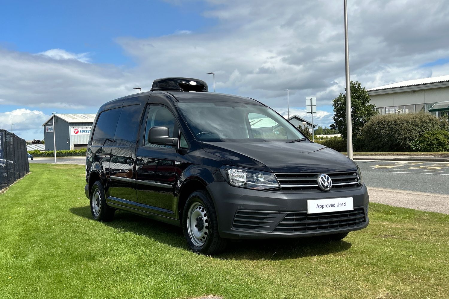 Main listing image - Volkswagen Caddy Maxi