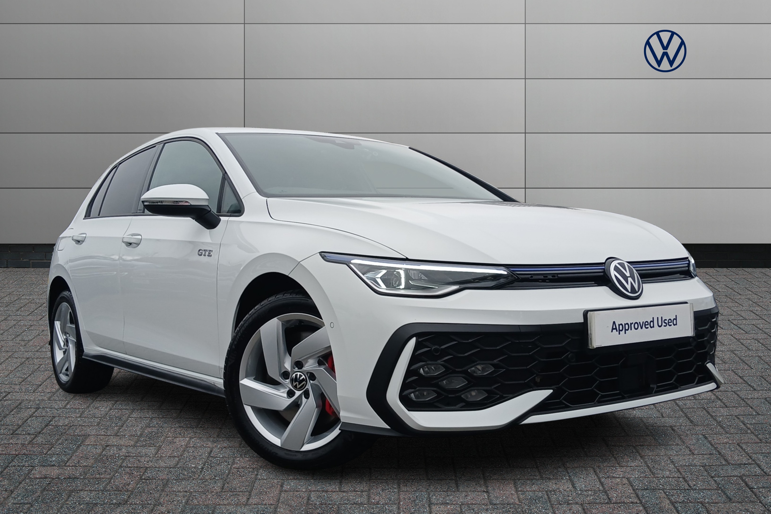 Main listing image - Volkswagen Golf GTE