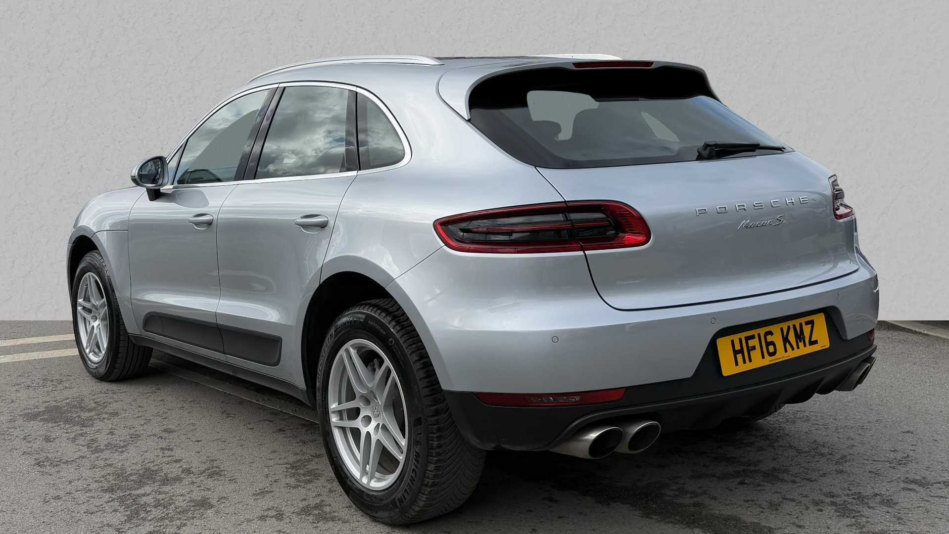 Main listing image - Porsche Macan