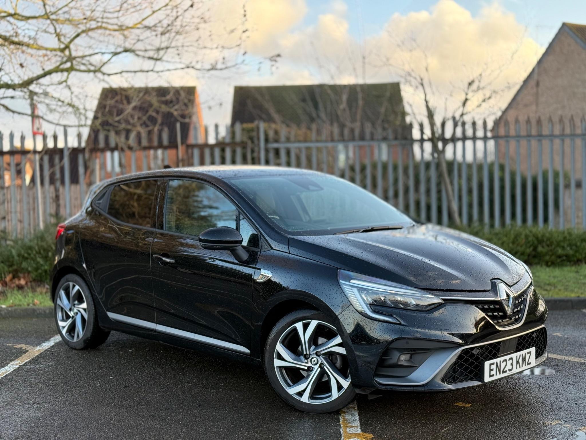 Main listing image - Renault Clio