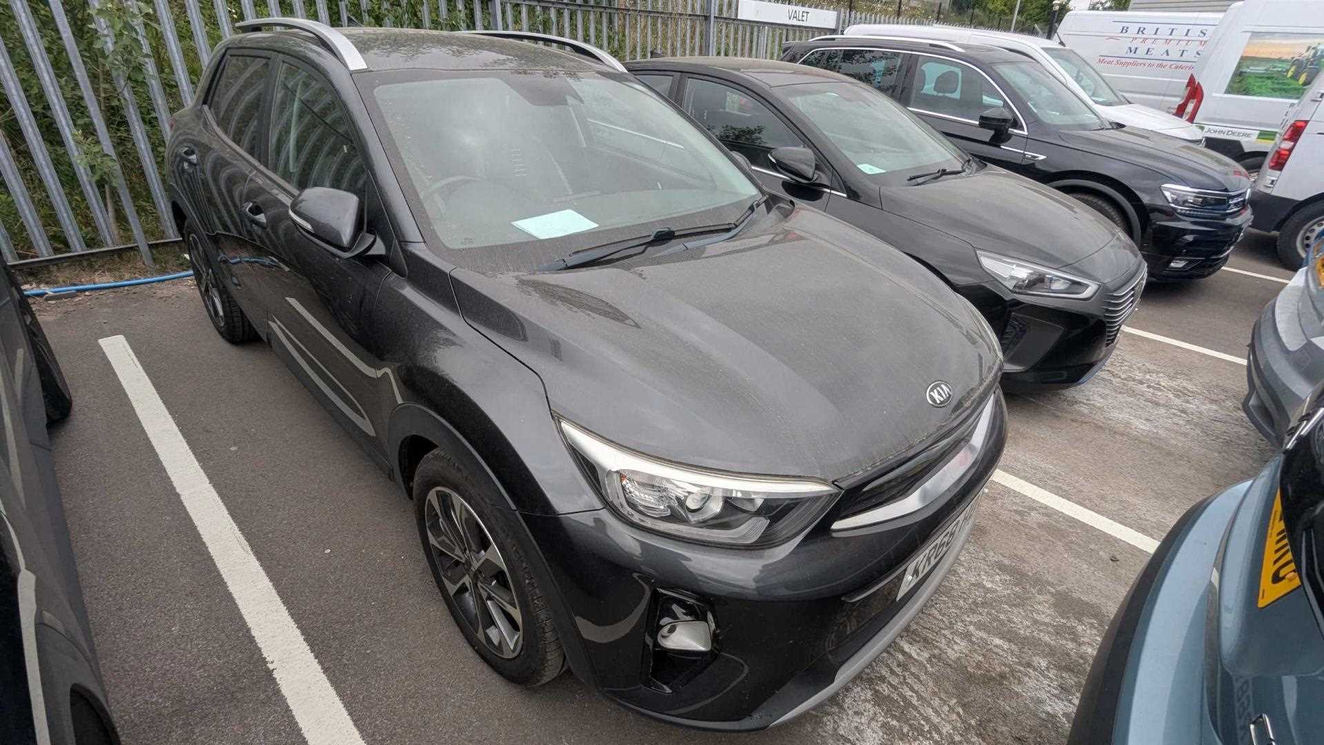 Main listing image - Kia Stonic