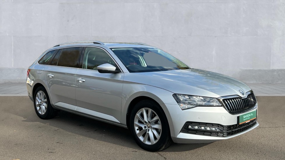 Main listing image - Skoda Superb Estate