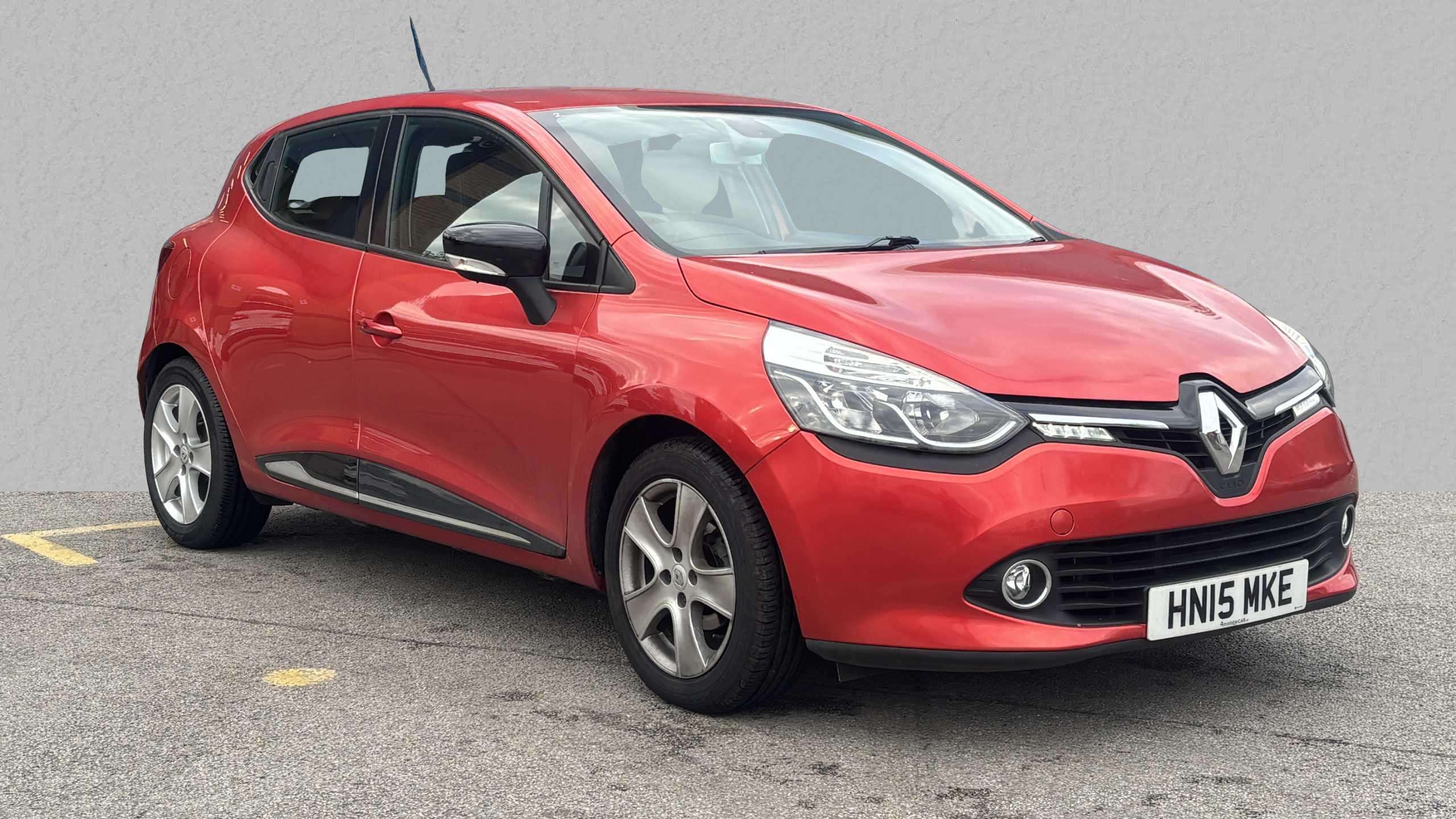 Main listing image - Renault Clio