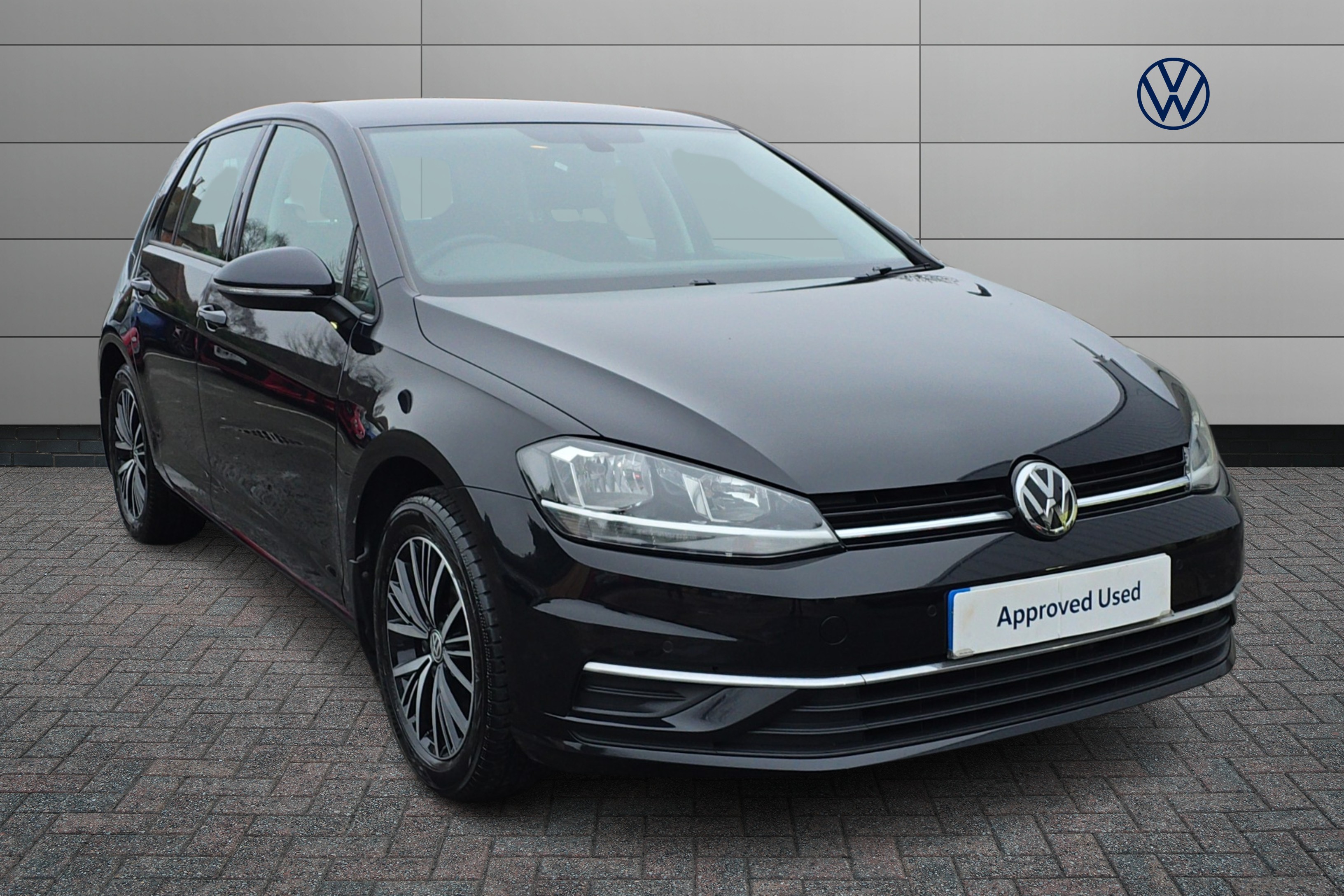 Main listing image - Volkswagen Golf