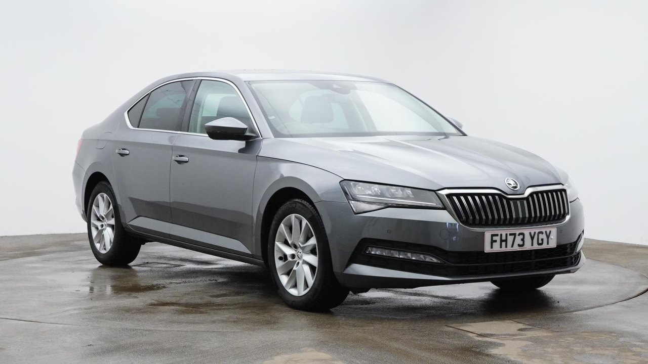 Main listing image - Skoda Superb