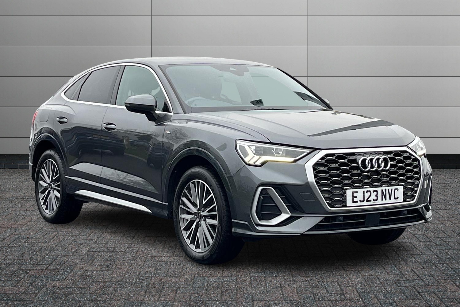 Main listing image - Audi Q3