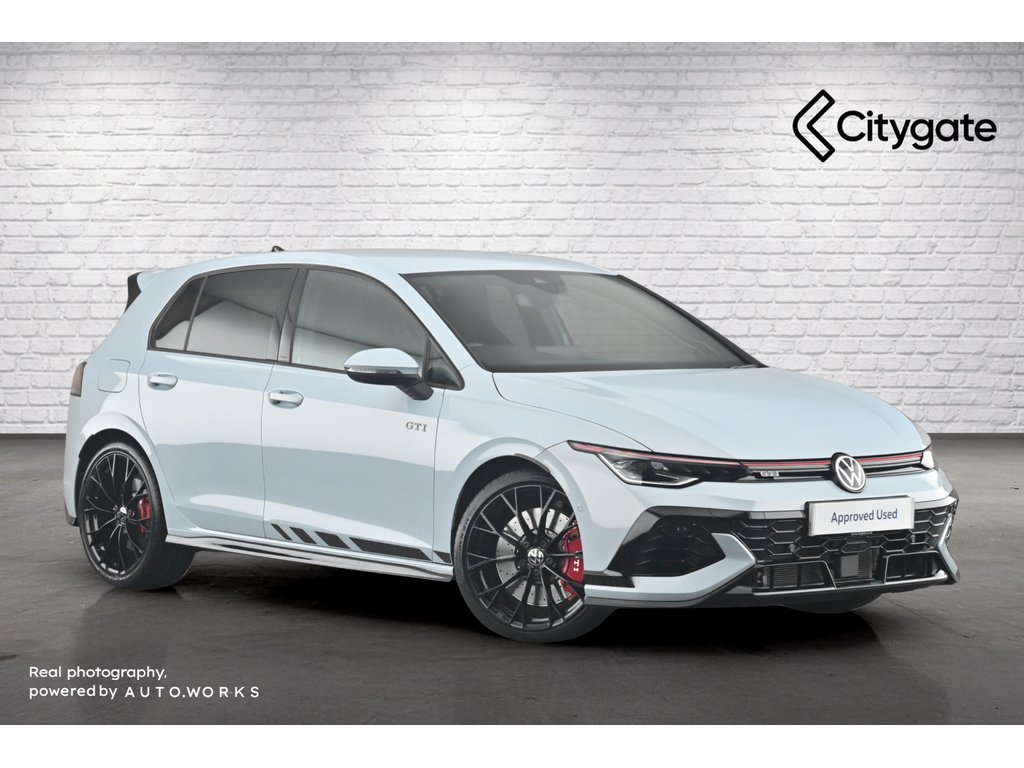 Main listing image - Volkswagen Golf